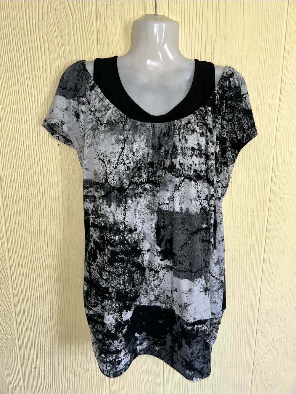 Black & White Abstract Print Layered Neck Women’s Top